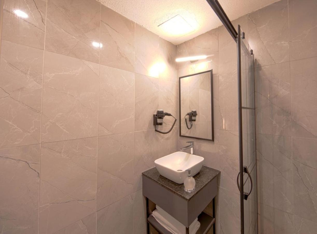 Istanbul City Airport Hotel Екстер'єр фото